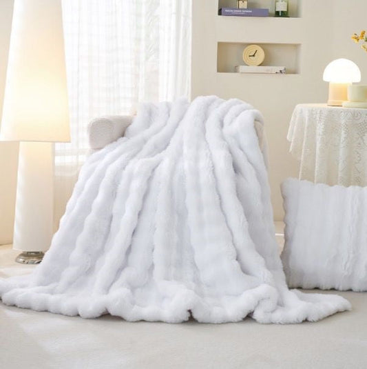 Луксозно пухкаво одеяло, двоен размер с код A-04